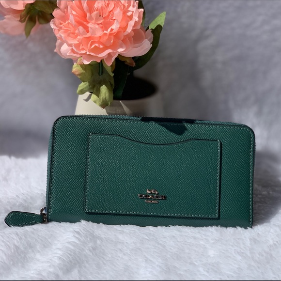 Coach Handbags - Coach Accordion Zip Wallet